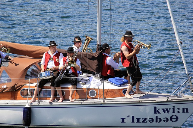 曼联近13场英超双红会仅1胜，近8次英超客战利物浦不胜.